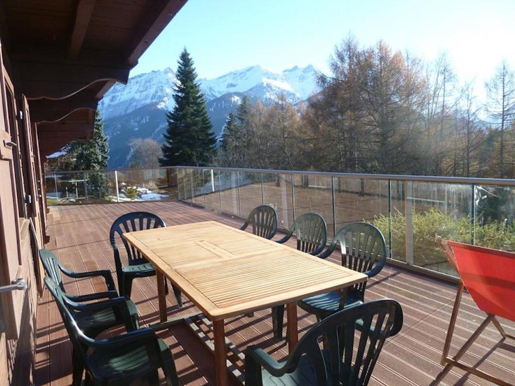 Chalet Traditionnel Avec Jacuzzi Exterieur Bex Exterior photo